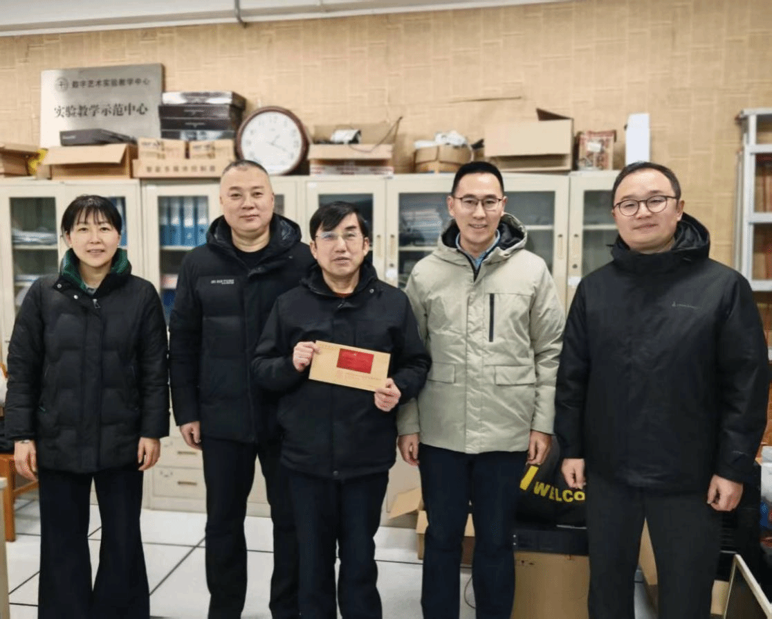 情暖新春，关怀入心——污污漫
开展2026 年春节期间走访慰问党员活动